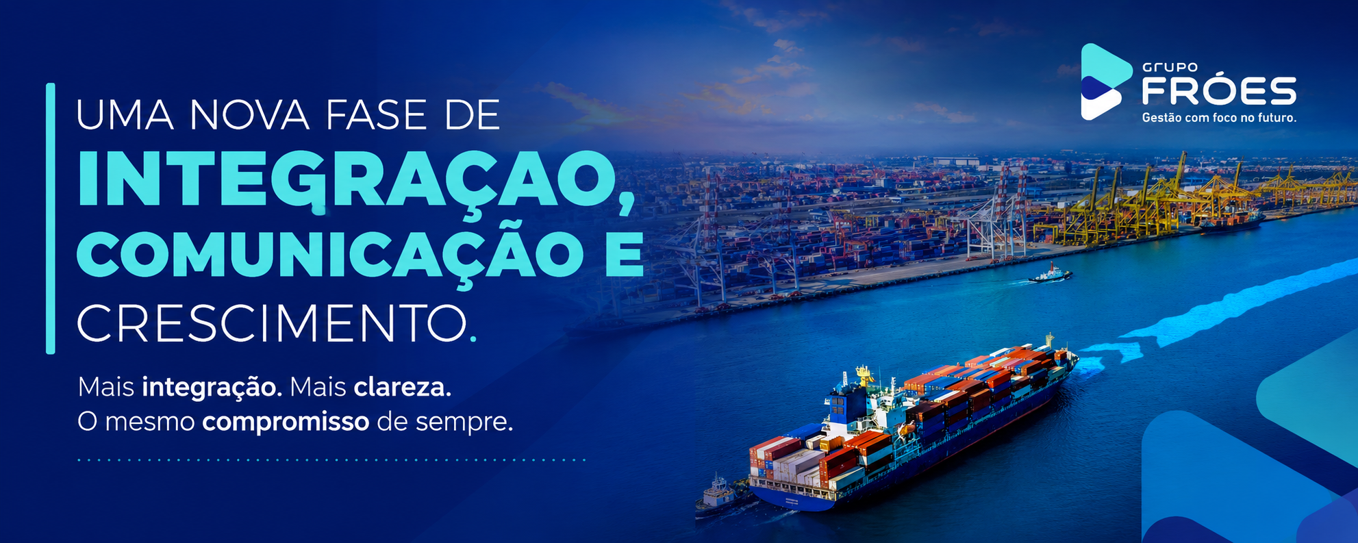 Navio porta-contêineres em terminal portuário com guindastes e contêineres coloridos, representando integração entre comércio exterior e logística